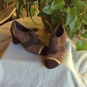 Multi Brown suede booties